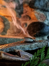 Load image into Gallery viewer, fir tree pitch wood resin incense fatwood